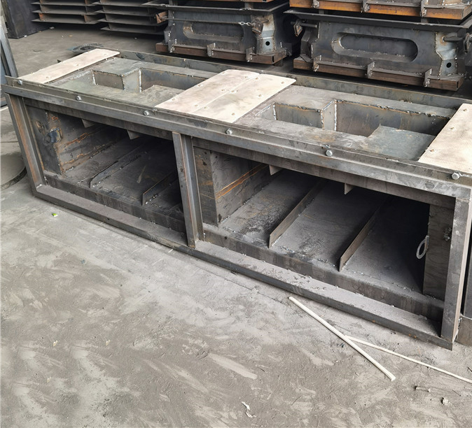 1693988861799130.jpg 生態(tài)護(hù)坡模具2.jpg